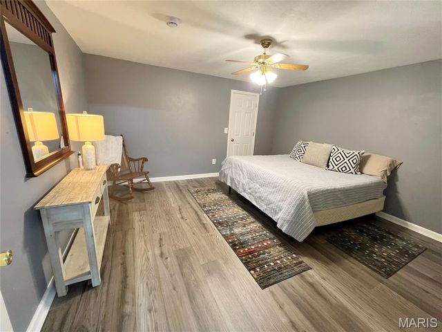 227 Suburban Drive, Smithton, IL 62285