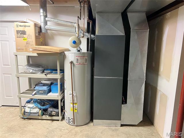 227 Suburban Drive, Smithton, IL 62285