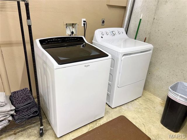 227 Suburban Drive, Smithton, IL 62285