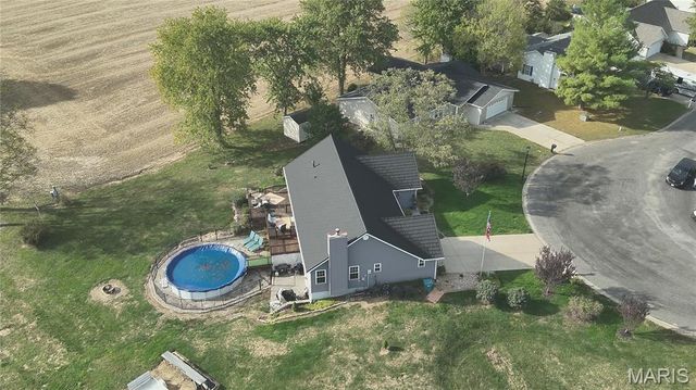 227 Suburban Drive, Smithton, IL 62285