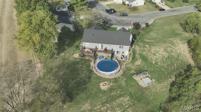 227 Suburban Drive, Smithton, IL 62285