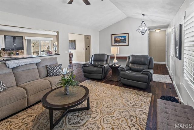 227 Suburban Drive, Smithton, IL 62285