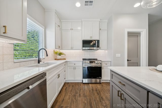 210 S Bluff Street A, Catoosa, OK 74015