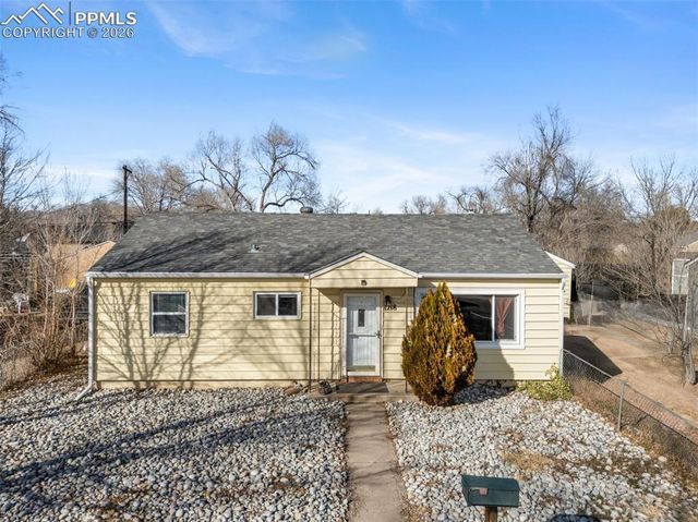 1218 Aspen Avenue, Colorado Springs, CO 80905