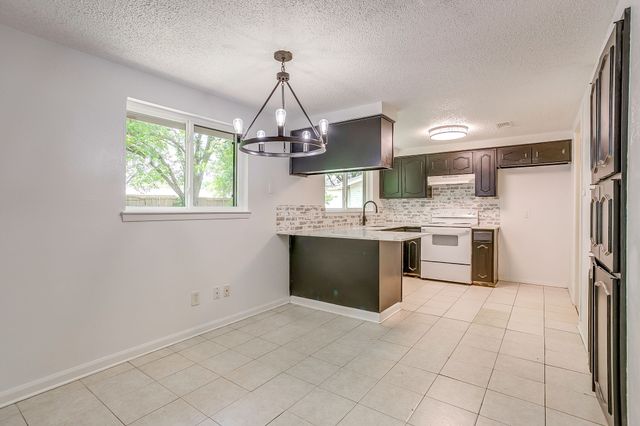 113 Quail Creek Drive, Crowley, TX 76036