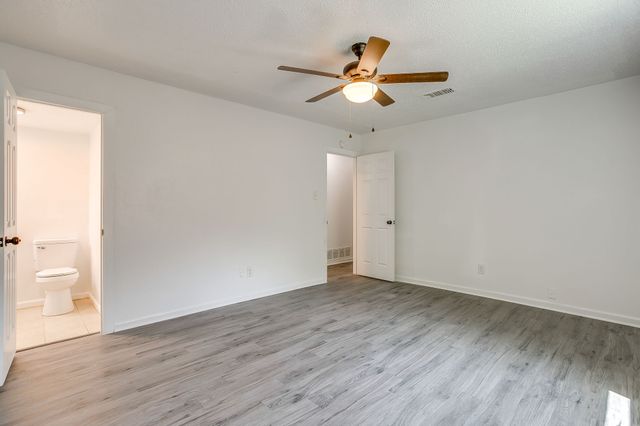 113 Quail Creek Drive, Crowley, TX 76036