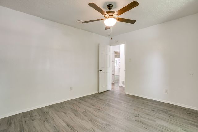 113 Quail Creek Drive, Crowley, TX 76036