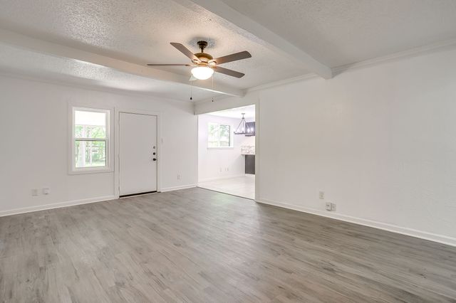 113 Quail Creek Drive, Crowley, TX 76036