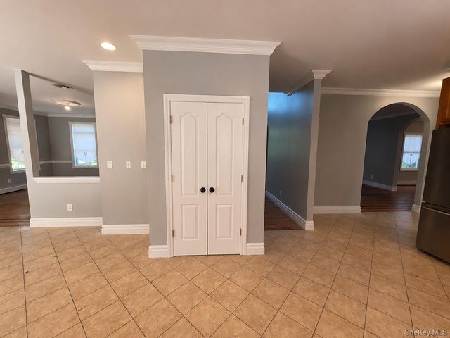 8 Brian Court, Salisbury Mills, NY 12577