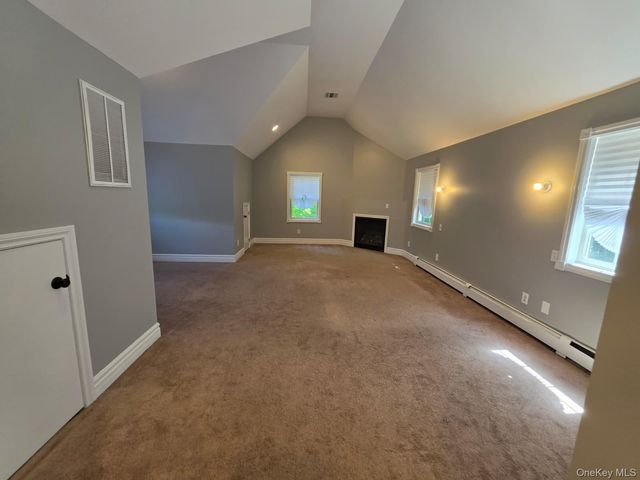 8 Brian Court, Salisbury Mills, NY 12577