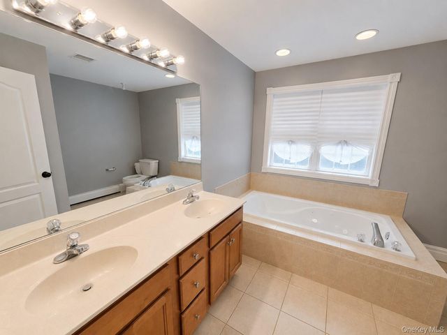 8 Brian Court, Salisbury Mills, NY 12577