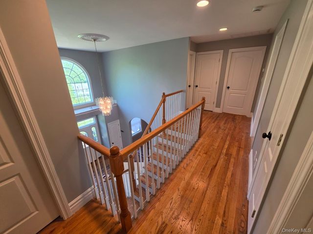 8 Brian Court, Salisbury Mills, NY 12577