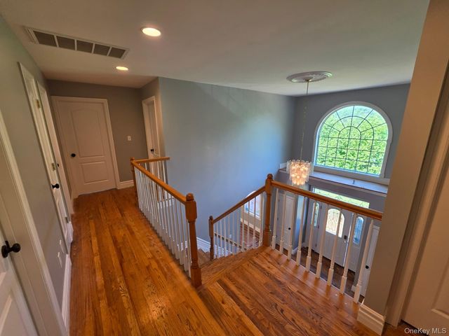8 Brian Court, Salisbury Mills, NY 12577
