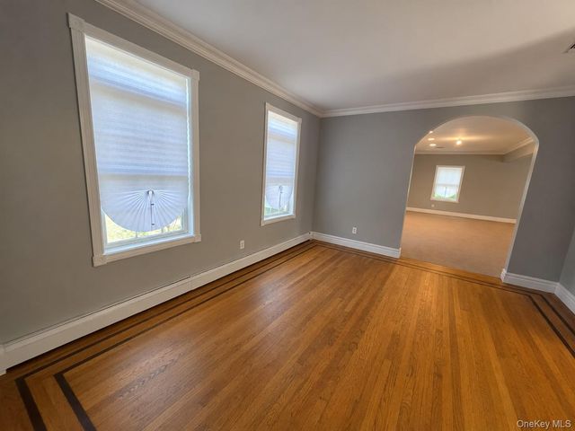 8 Brian Court, Salisbury Mills, NY 12577