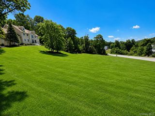 8 Brian Court, Salisbury Mills, NY 12577