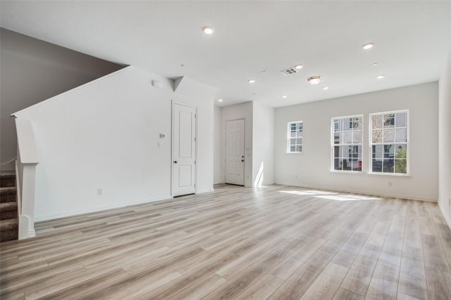 9915 Schramm Street, Irving, TX 75063