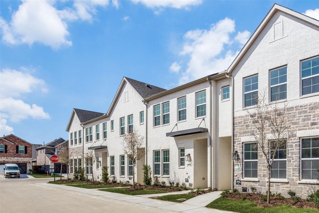 9915 Schramm Street, Irving, TX 75063