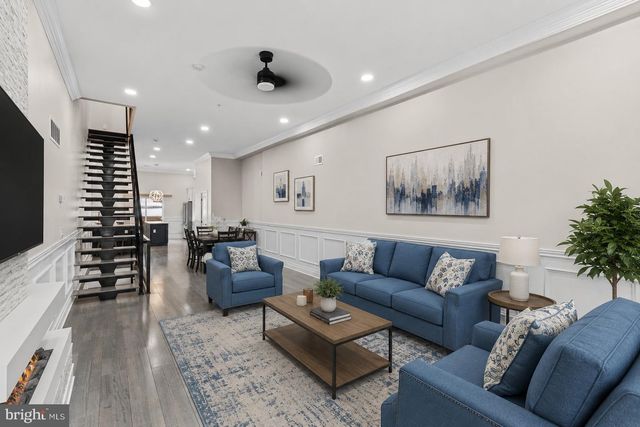 933 S 3RD ST, Philadelphia, PA 19147