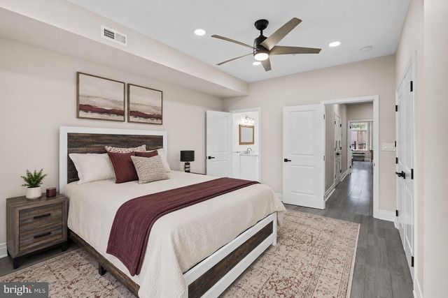 933 S 3RD ST, Philadelphia, PA 19147
