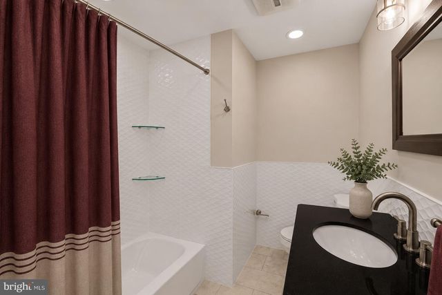 933 S 3RD ST, Philadelphia, PA 19147