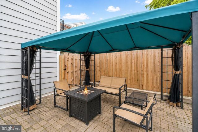 933 S 3RD ST, Philadelphia, PA 19147