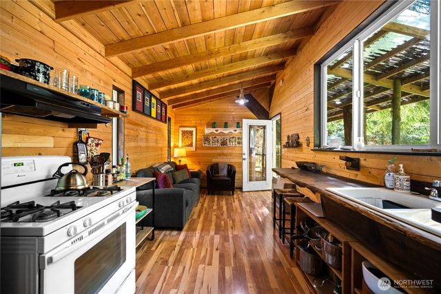 350 Cheetah Lane, Sedro Woolley, WA 98284