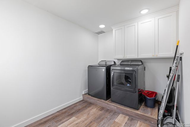 328 W Morse St, Fredericksburg, TX 78028