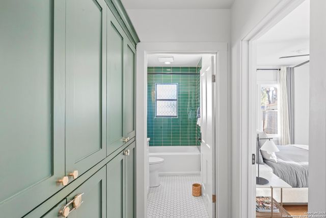 328 W Morse St, Fredericksburg, TX 78028