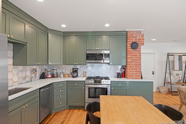 328 W Morse St, Fredericksburg, TX 78028