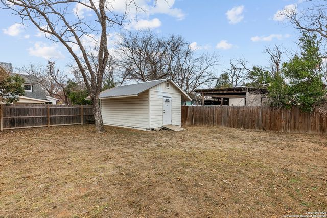 328 W Morse St, Fredericksburg, TX 78028