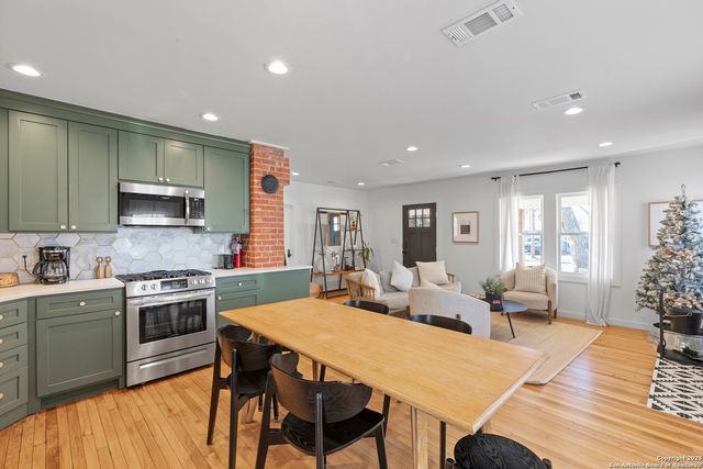 328 W Morse St, Fredericksburg, TX 78028