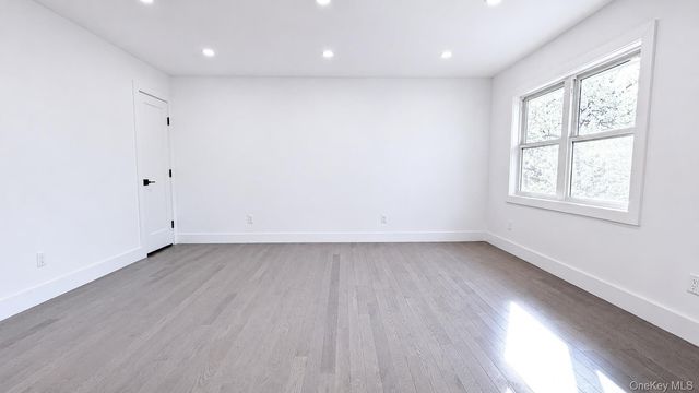 43 Yennicock Avenue 2, Port Washington, NY 11050