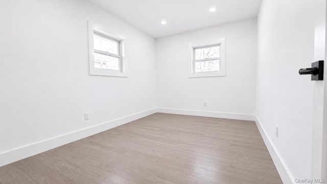 43 Yennicock Avenue 2, Port Washington, NY 11050
