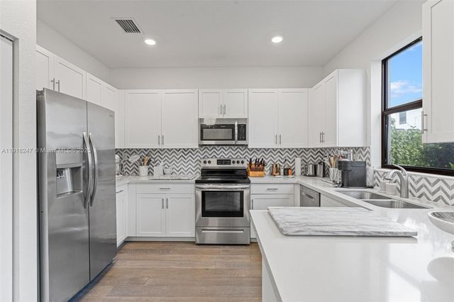 245 NE 210th St, Miami, FL 33179