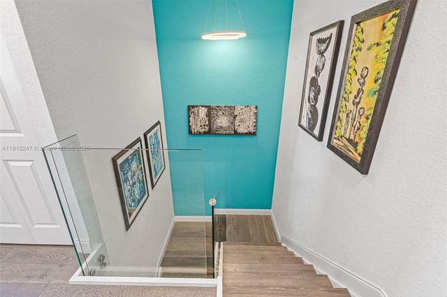 245 NE 210th St, Miami, FL 33179