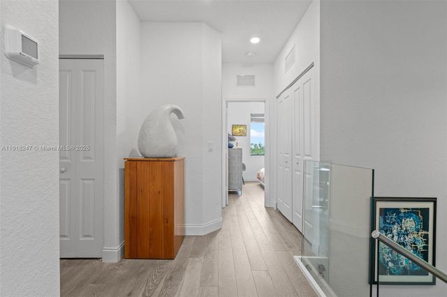 245 NE 210th St, Miami, FL 33179