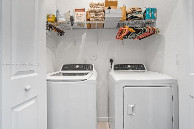 245 NE 210th St, Miami, FL 33179