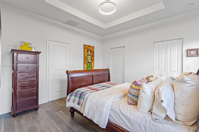 245 NE 210th St, Miami, FL 33179