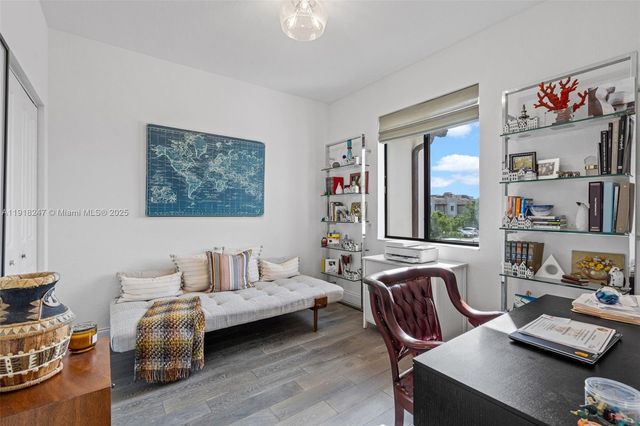 245 NE 210th St, Miami, FL 33179