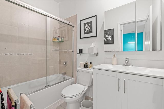 245 NE 210th St, Miami, FL 33179