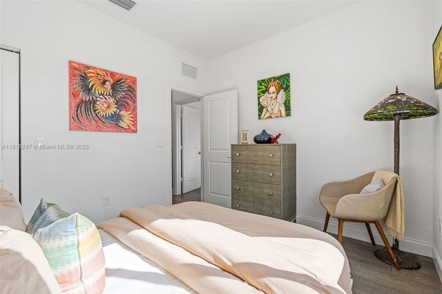 245 NE 210th St, Miami, FL 33179