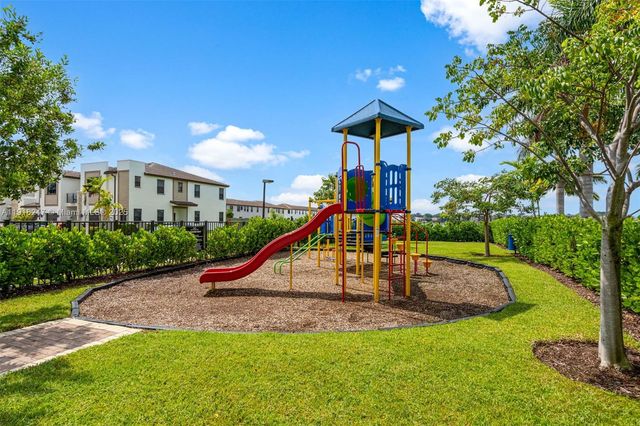 245 NE 210th St, Miami, FL 33179