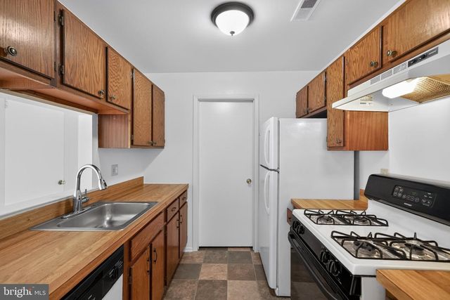 1313 MORRIS CT, North Wales, PA 19454