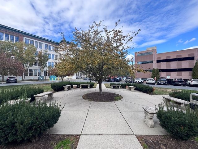 4 Bishop Street 303, Framingham, MA 01702