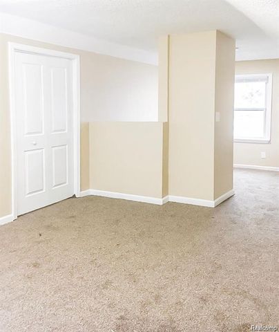 8690 Fielding Street, Detroit, MI 48228