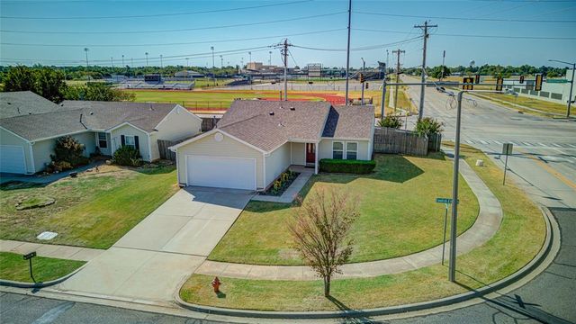 524 English Elm Lane, Norman, OK 73069