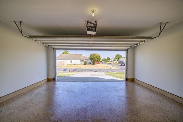 524 English Elm Lane, Norman, OK 73069