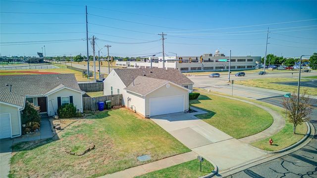 524 English Elm Lane, Norman, OK 73069