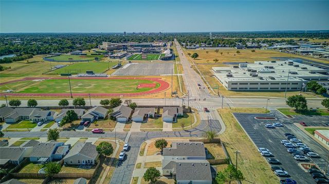 524 English Elm Lane, Norman, OK 73069