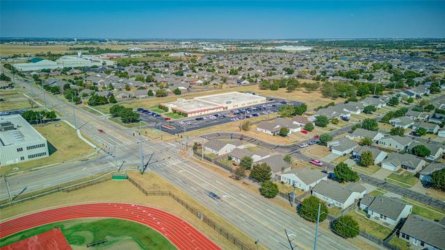 524 English Elm Lane, Norman, OK 73069